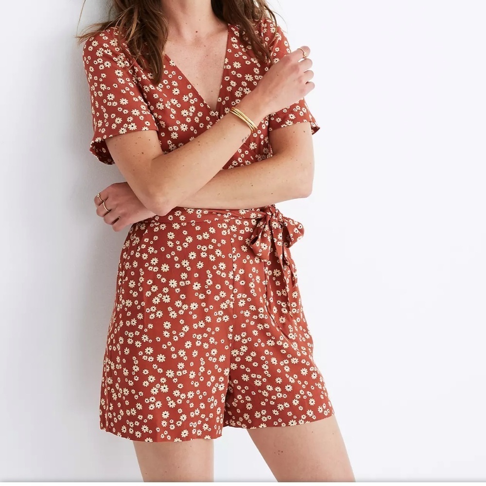 Madewell | Wrap-Front Romper in Daisy Field Size 0